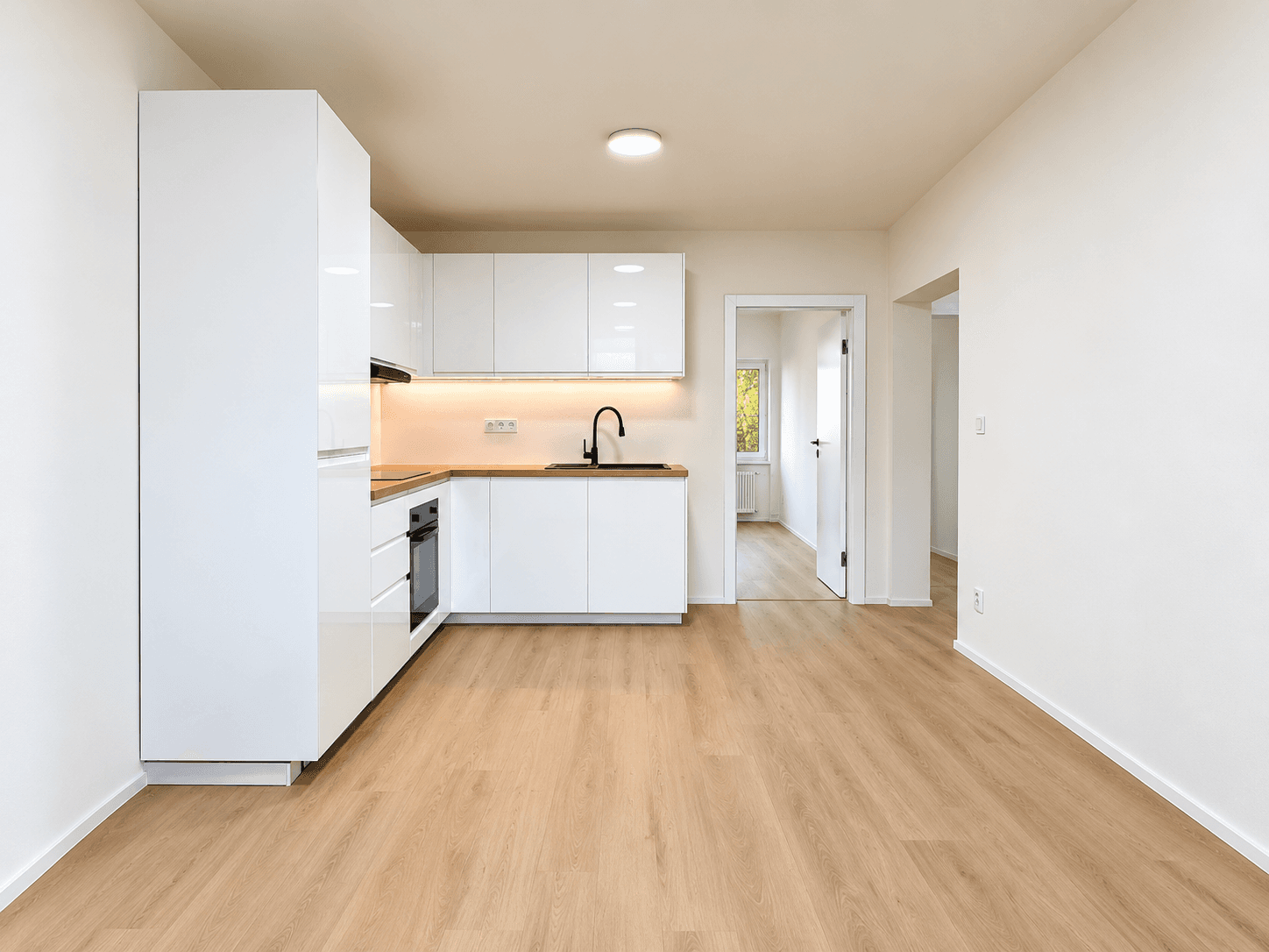 Predaj bytu 3-izbový 54 m², Káranská, Praha, Praha Predaj bytu 3-izbový 54 m², Káranská, Praha, Praha