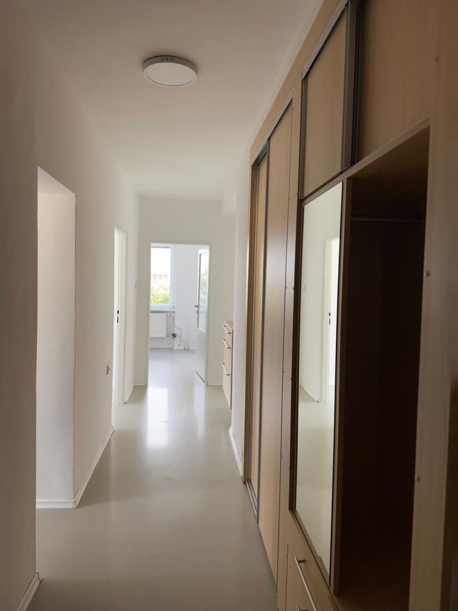 Predaj bytu 3-izbový 62 m², Bezručova, Hradec Králové, Královéhradecký kraj Predaj bytu 3-izbový 62 m², Bezručova, Hradec Králové, Královéhradecký kraj