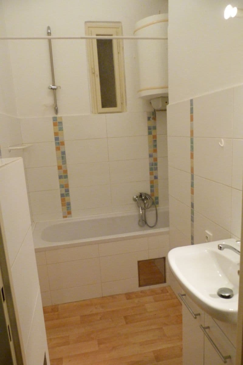 Prenájom bytu 1-izbový 47 m², Levá, Praha, Praha Prenájom bytu 1-izbový 47 m², Levá, Praha, Praha