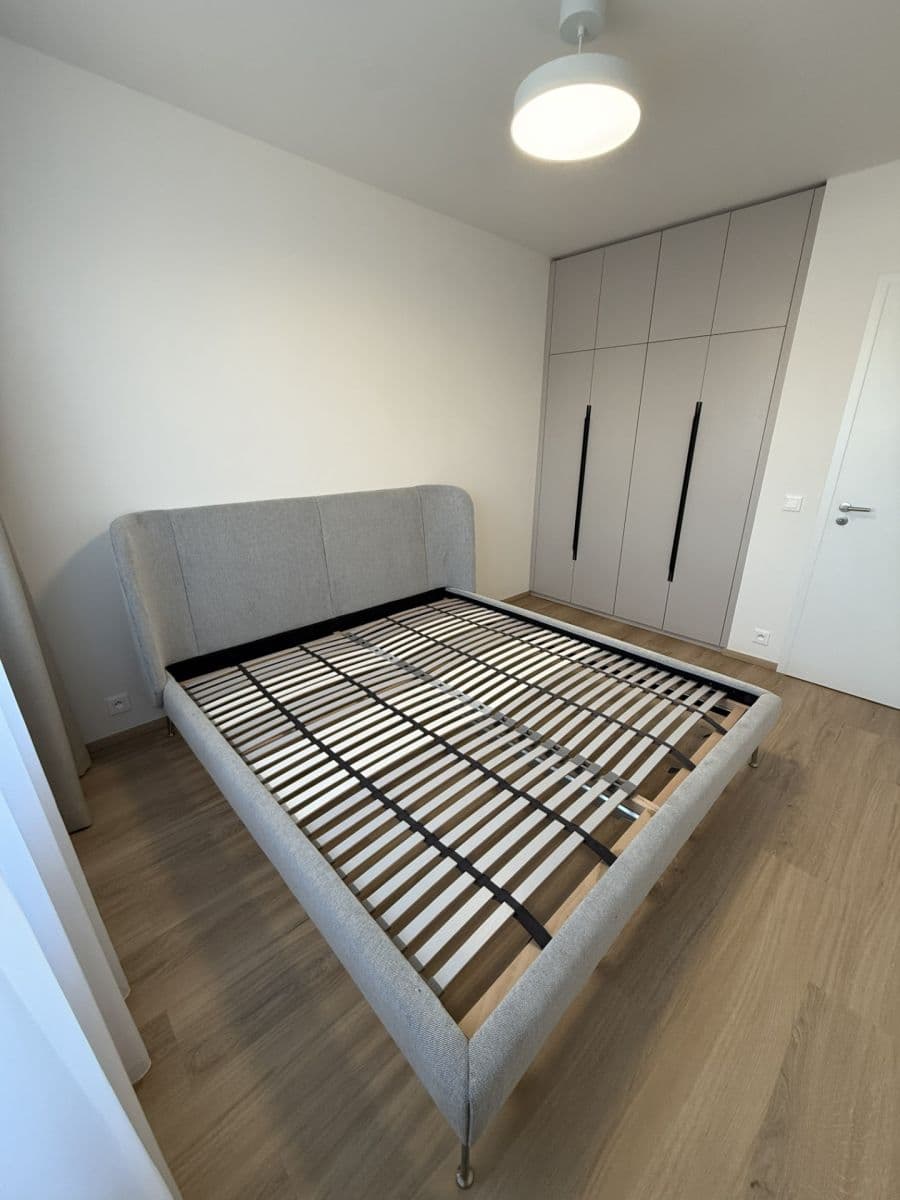 Prenájom bytu 3-izbový 79 m², Laponská, Praha, Praha Prenájom bytu 3-izbový 79 m², Laponská, Praha, Praha
