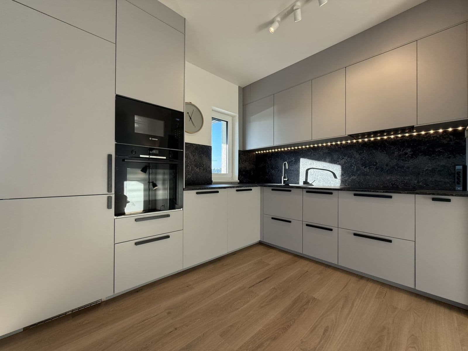 Prenájom bytu 3-izbový 79 m², Laponská, Praha, Praha Prenájom bytu 3-izbový 79 m², Laponská, Praha, Praha