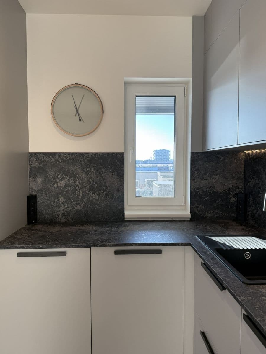 Prenájom bytu 3-izbový 79 m², Laponská, Praha, Praha Prenájom bytu 3-izbový 79 m², Laponská, Praha, Praha