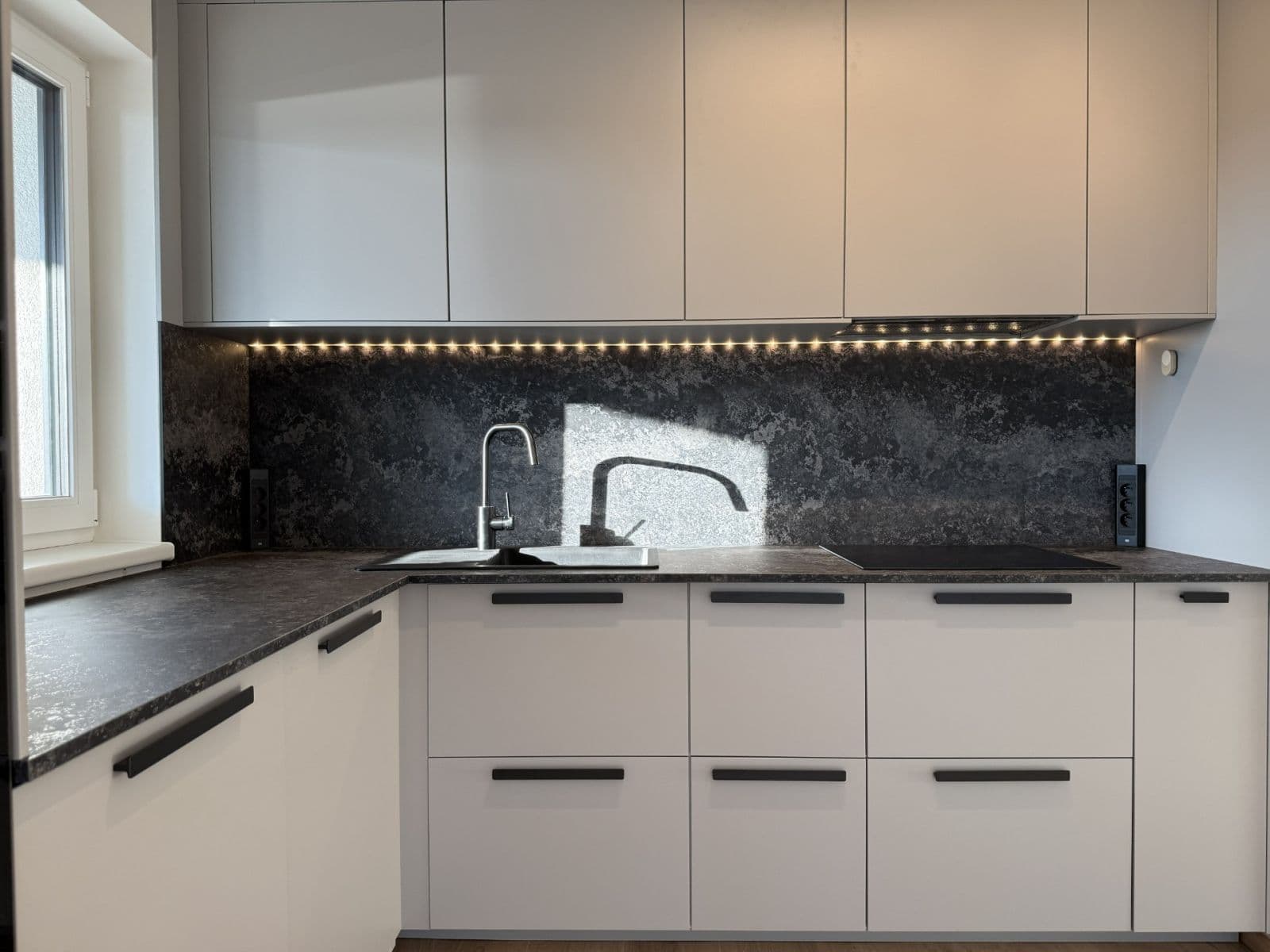 Prenájom bytu 3-izbový 79 m², Laponská, Praha, Praha Prenájom bytu 3-izbový 79 m², Laponská, Praha, Praha