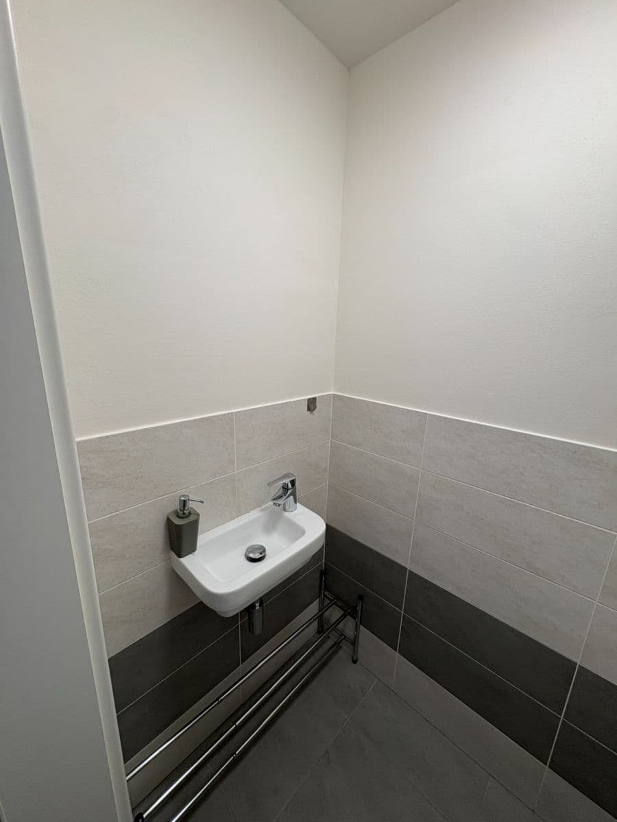 Prenájom bytu 2-izbový 55 m², Tupolevova, Praha, Praha Prenájom bytu 2-izbový 55 m², Tupolevova, Praha, Praha