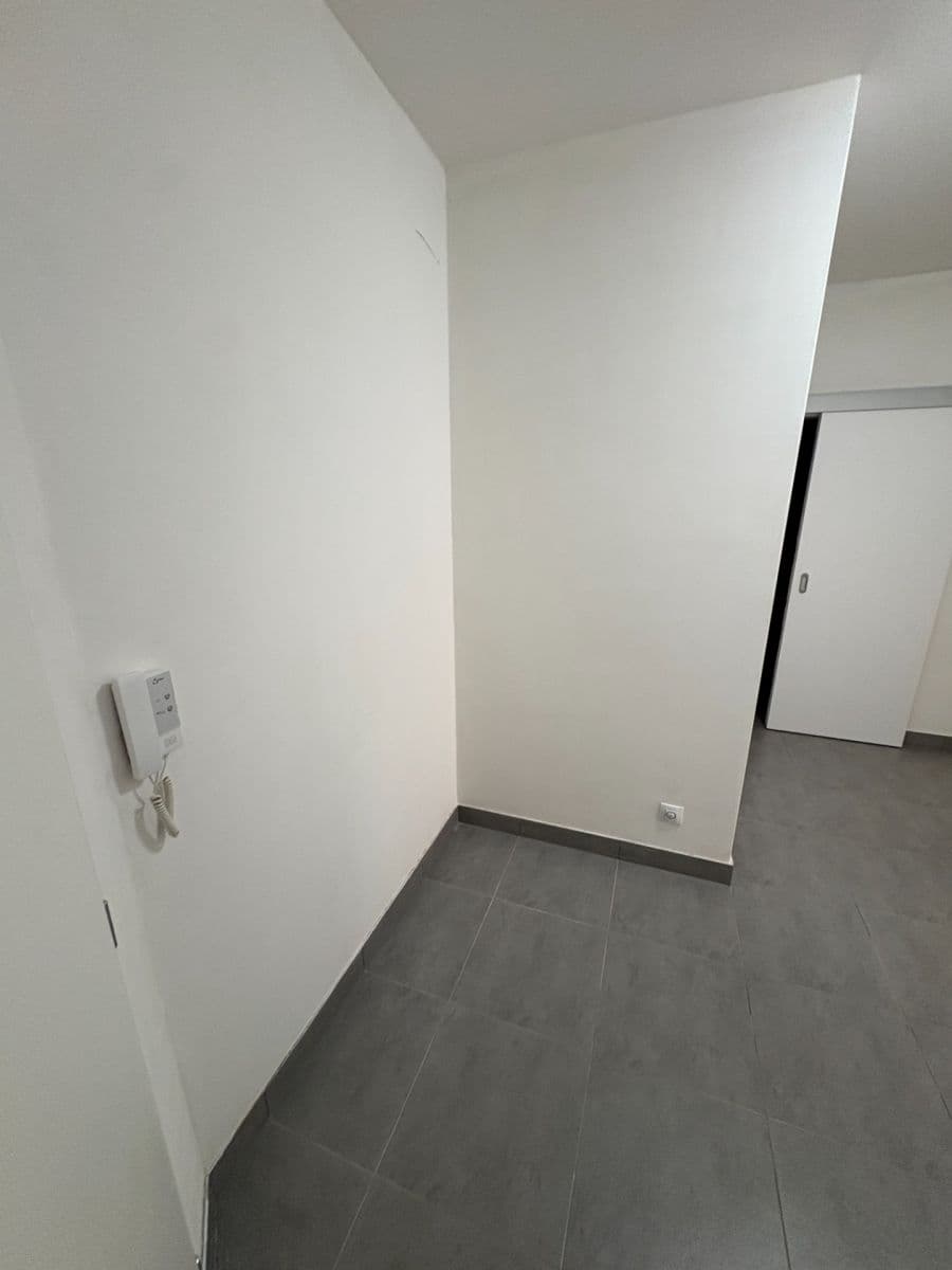 Prenájom bytu 2-izbový 55 m², Tupolevova, Praha, Praha Prenájom bytu 2-izbový 55 m², Tupolevova, Praha, Praha