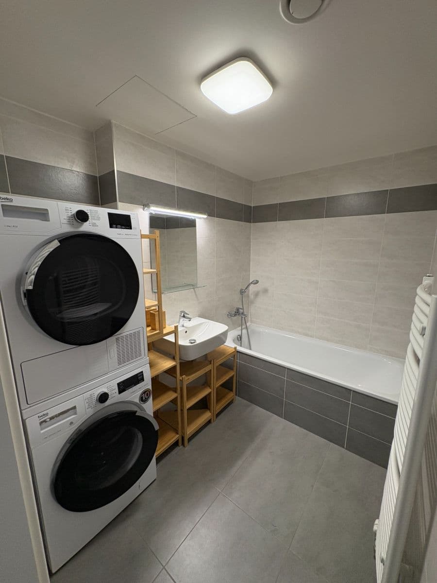 Prenájom bytu 2-izbový 55 m², Tupolevova, Praha, Praha Prenájom bytu 2-izbový 55 m², Tupolevova, Praha, Praha