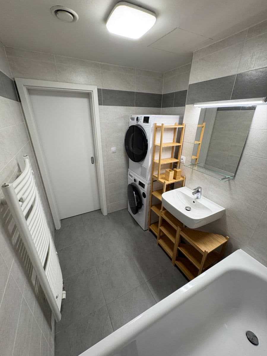 Prenájom bytu 2-izbový 55 m², Tupolevova, Praha, Praha Prenájom bytu 2-izbový 55 m², Tupolevova, Praha, Praha