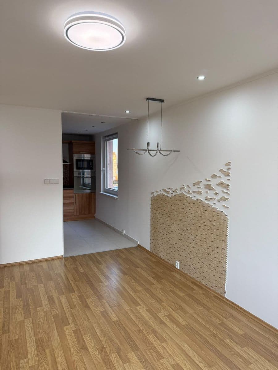 Prenájom bytu 3-izbový 68 m², Šimonova, Praha, Praha Prenájom bytu 3-izbový 68 m², Šimonova, Praha, Praha