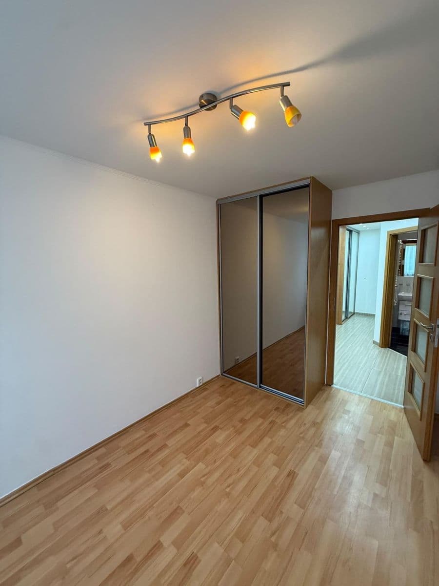 Prenájom bytu 3-izbový 68 m², Šimonova, Praha, Praha Prenájom bytu 3-izbový 68 m², Šimonova, Praha, Praha