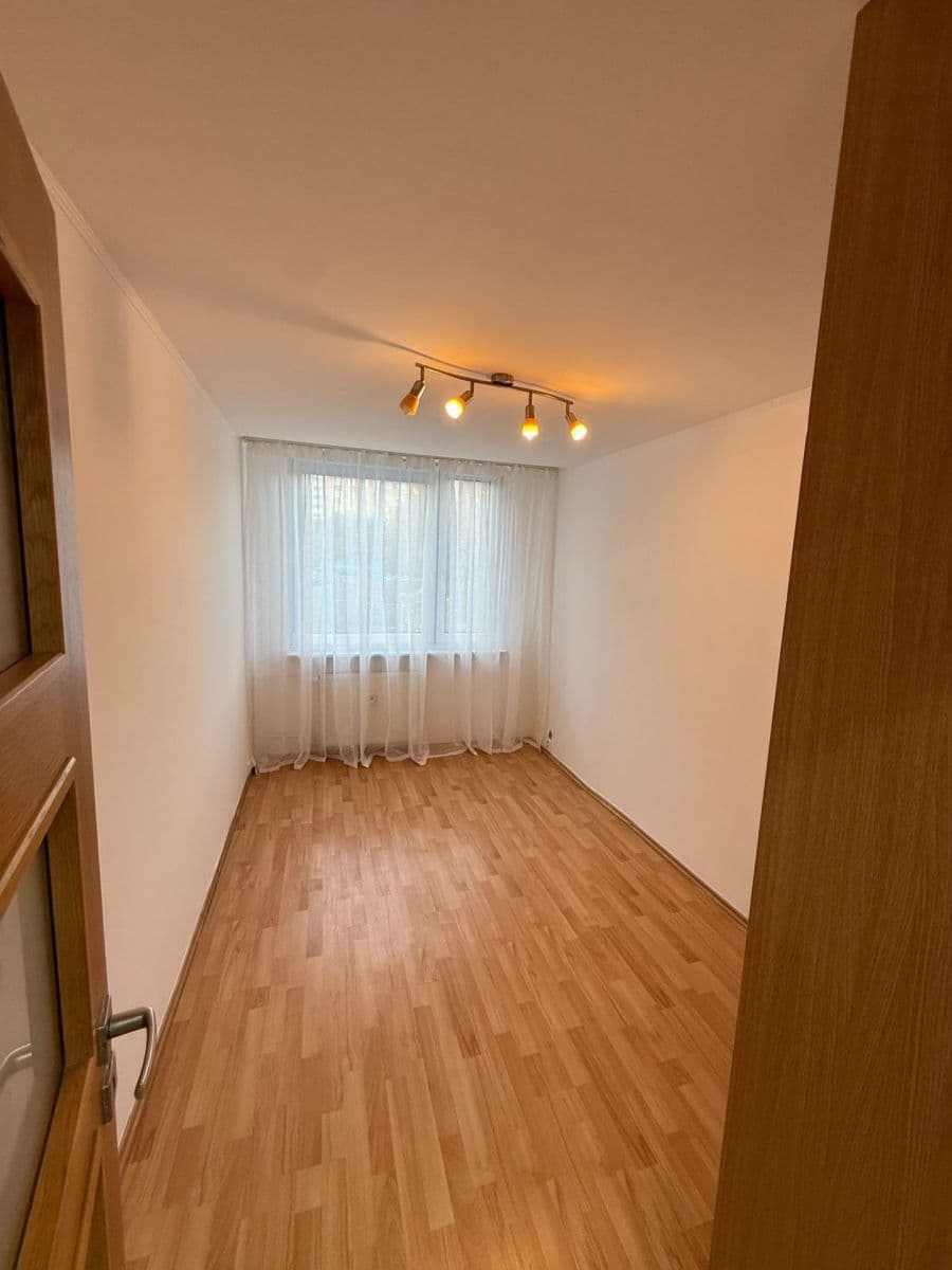 Prenájom bytu 3-izbový 68 m², Šimonova, Praha, Praha Prenájom bytu 3-izbový 68 m², Šimonova, Praha, Praha
