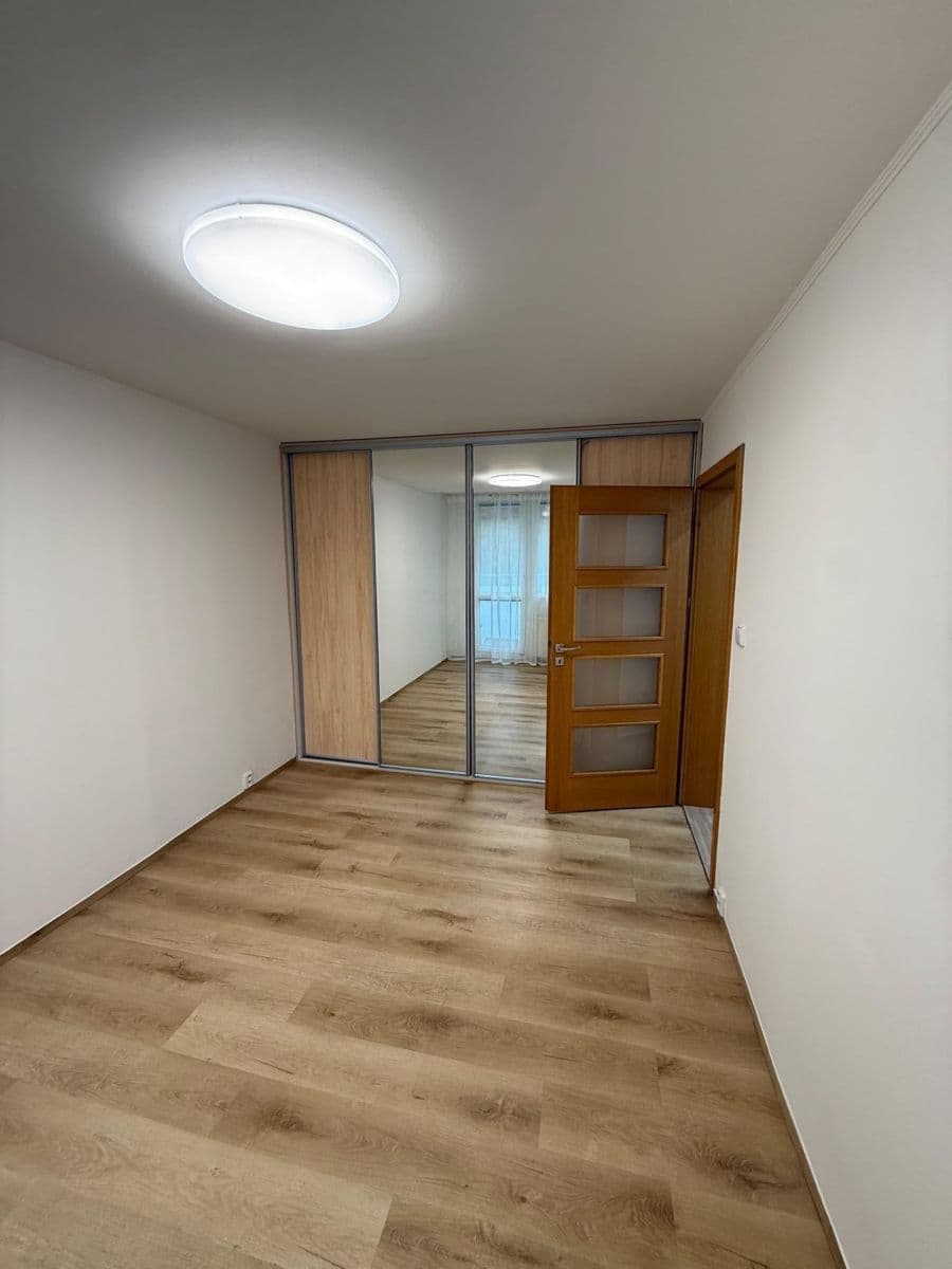 Prenájom bytu 3-izbový 68 m², Šimonova, Praha, Praha Prenájom bytu 3-izbový 68 m², Šimonova, Praha, Praha