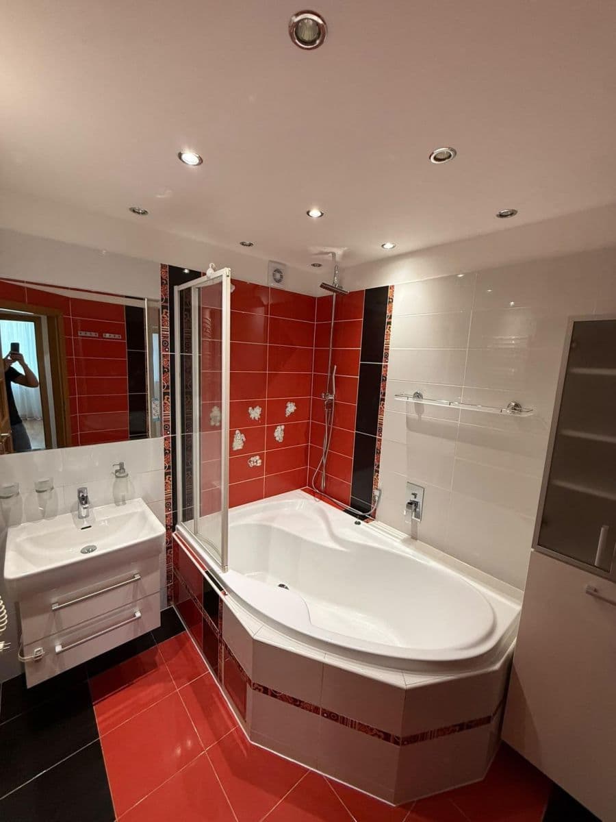 Prenájom bytu 3-izbový 68 m², Šimonova, Praha, Praha Prenájom bytu 3-izbový 68 m², Šimonova, Praha, Praha