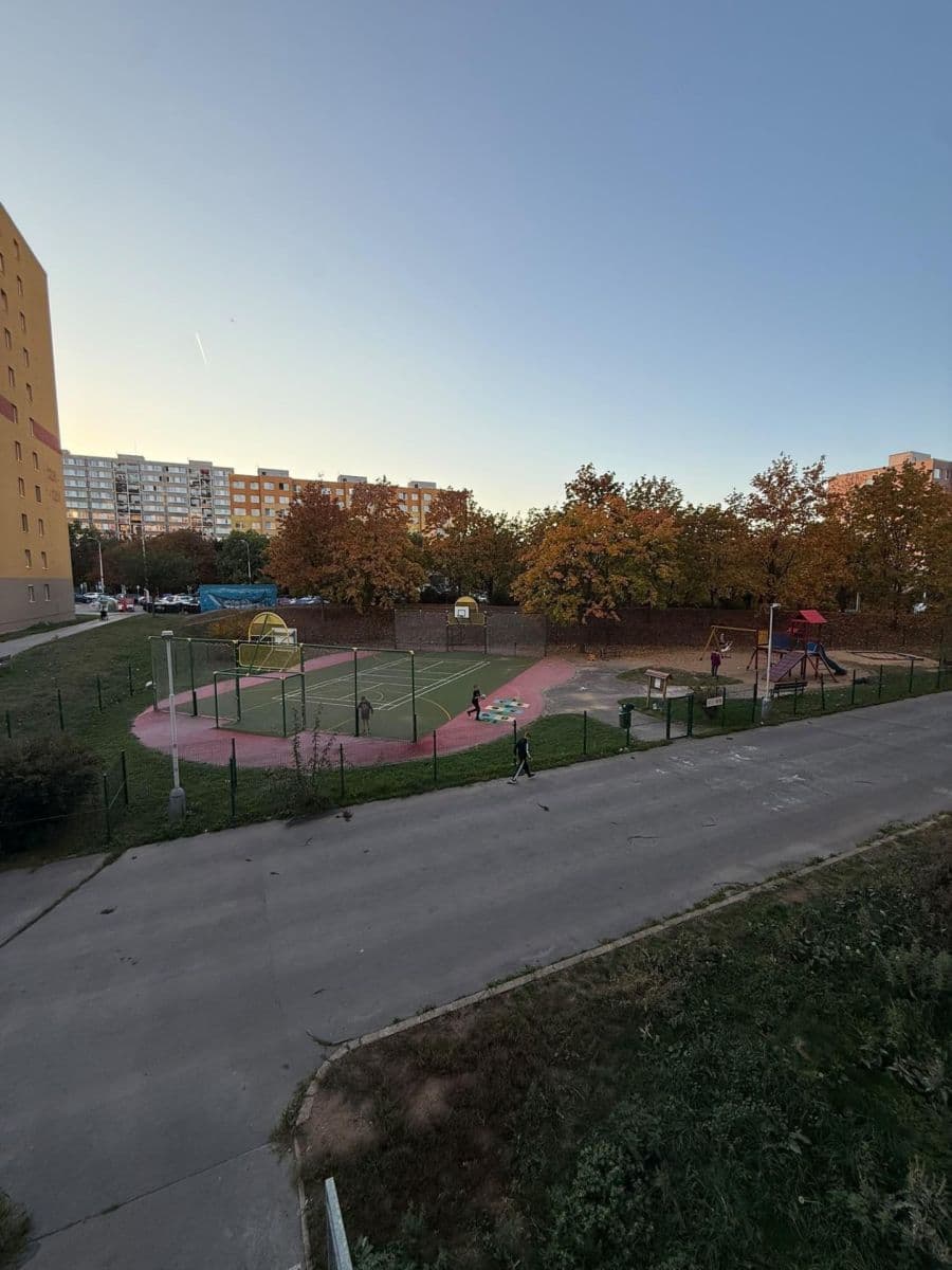 Prenájom bytu 3-izbový 68 m², Šimonova, Praha, Praha Prenájom bytu 3-izbový 68 m², Šimonova, Praha, Praha