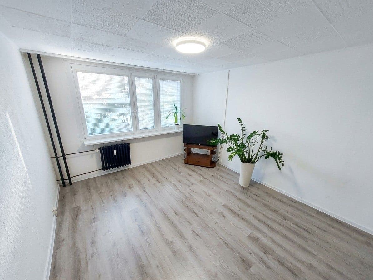 Prenájom bytu 3-izbový 70 m², Machkova, Praha, Praha Prenájom bytu 3-izbový 70 m², Machkova, Praha, Praha