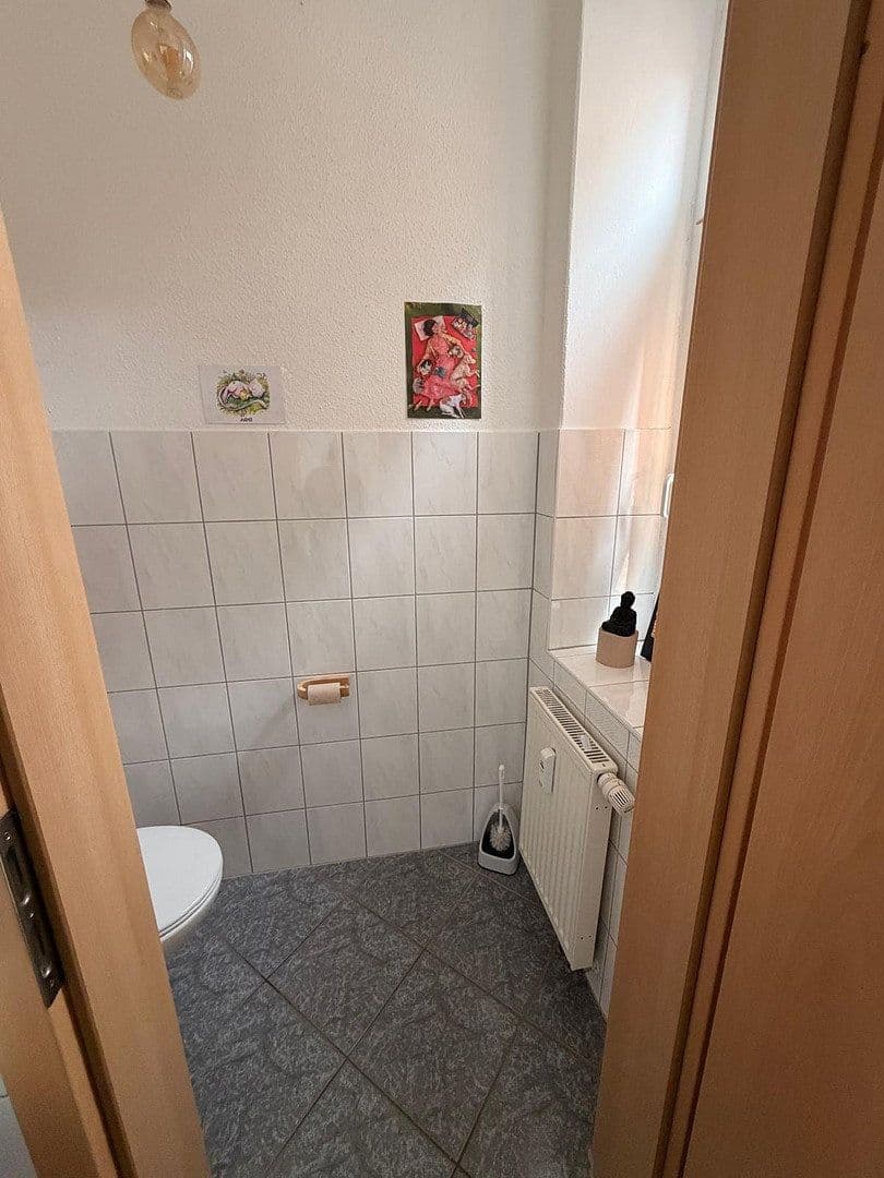 Prenájom bytu 2-izbový 58 m², August-Bebel-Str. 9, Hirschberg, Durínsko Prenájom bytu 2-izbový 58 m², August-Bebel-Str. 9, Hirschberg, Durínsko