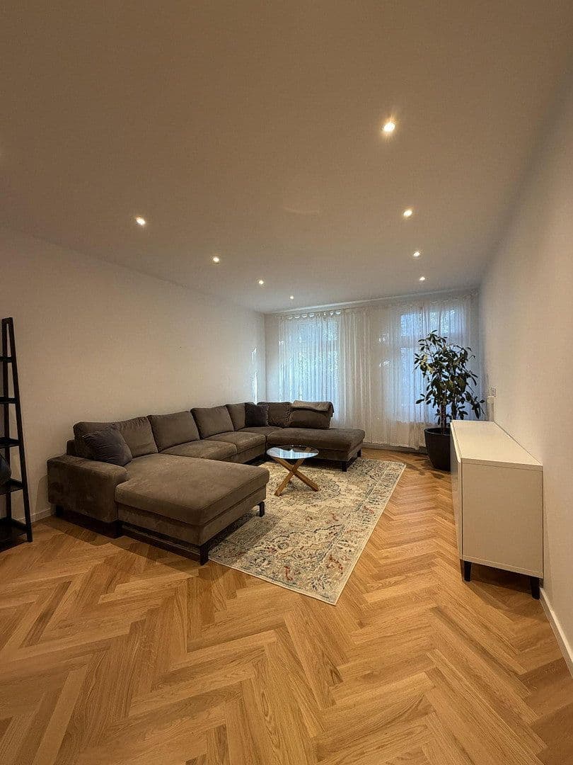 Prenájom bytu 3-izbový 80 m², Berlin, Berlín Prenájom bytu 3-izbový 80 m², Berlin, Berlín