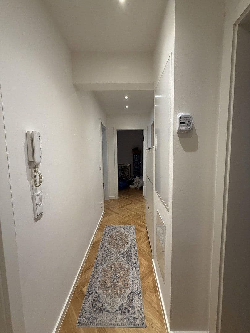 Prenájom bytu 3-izbový 80 m², Berlin, Berlín Prenájom bytu 3-izbový 80 m², Berlin, Berlín