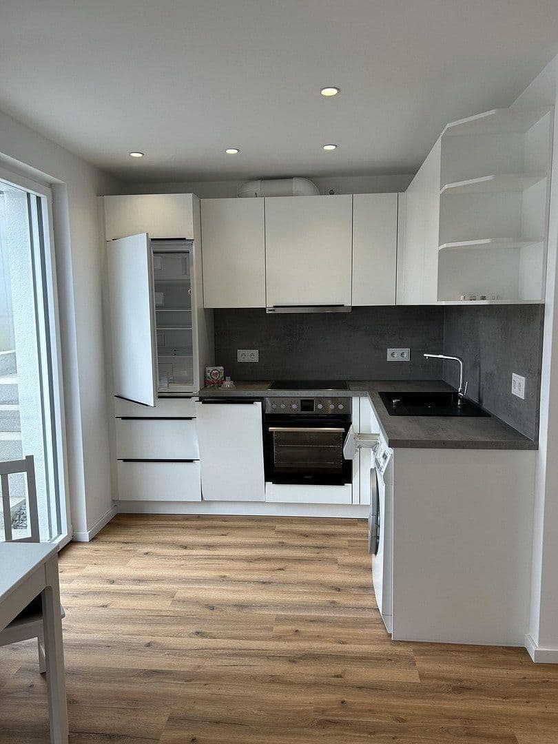 Prenájom bytu 1-izbový 28 m², Esslingen am Neckar, Bádensko-Wurttembersko Prenájom bytu 1-izbový 28 m², Esslingen am Neckar, Bádensko-Wurttembersko