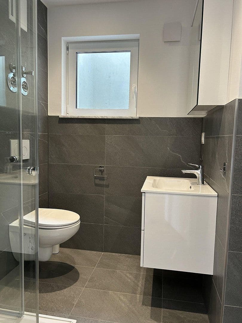 Prenájom bytu 1-izbový 28 m², Esslingen am Neckar, Bádensko-Wurttembersko Prenájom bytu 1-izbový 28 m², Esslingen am Neckar, Bádensko-Wurttembersko