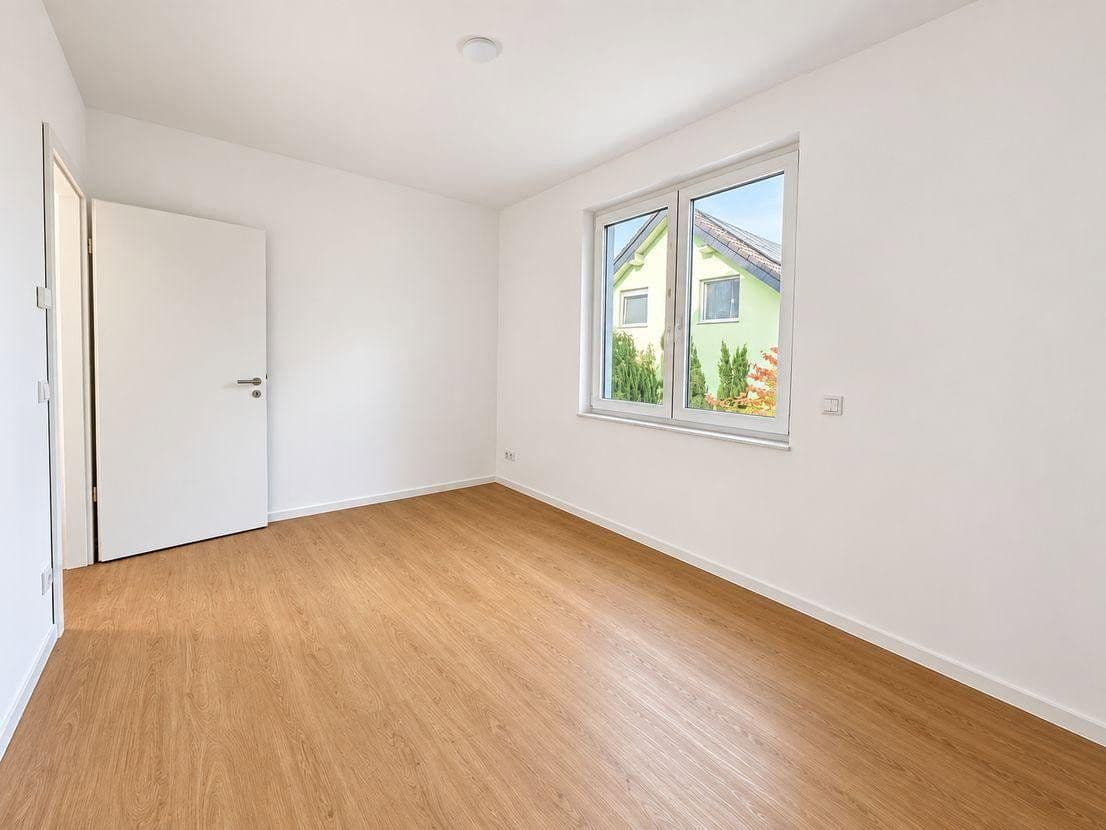 Prenájom bytu 4-izbový 90 m², Ahrensfelde, Brandenbursko Prenájom bytu 4-izbový 90 m², Ahrensfelde, Brandenbursko