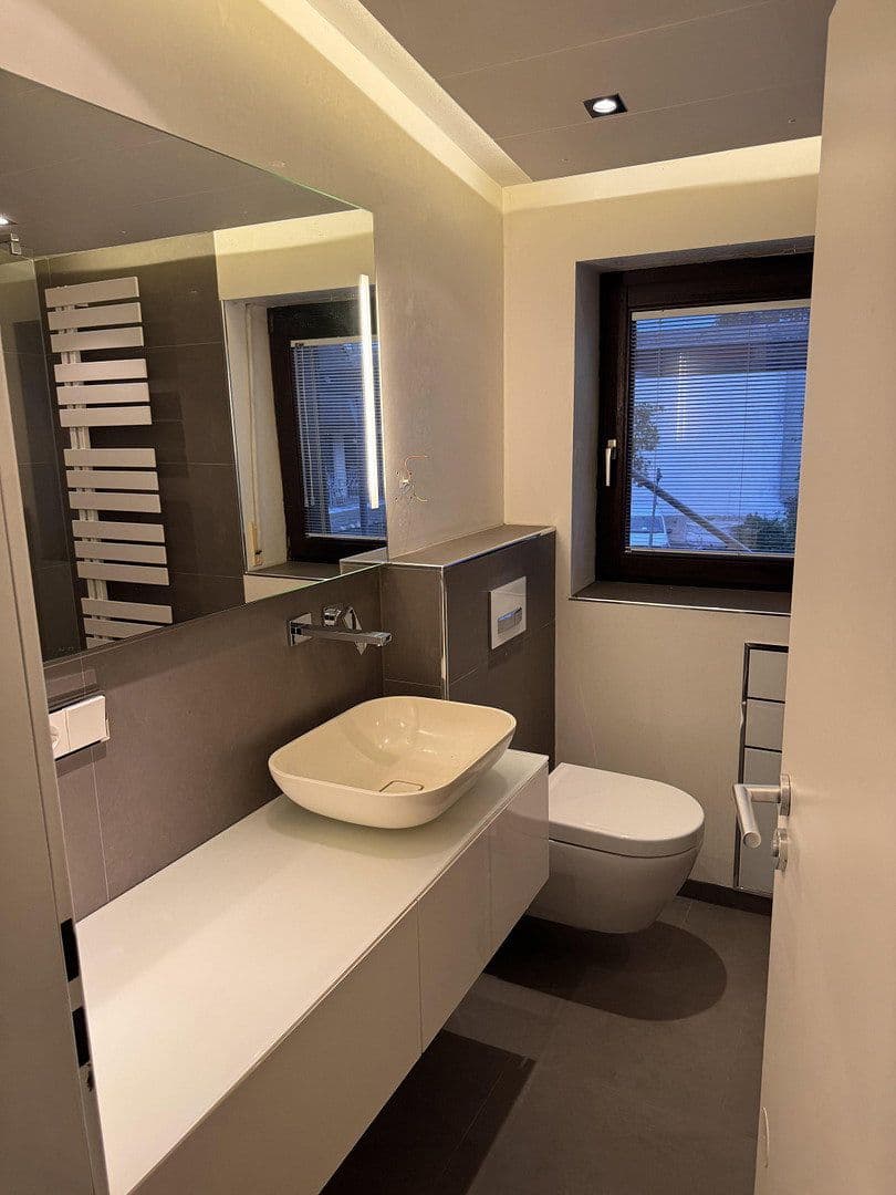 Prenájom bytu 4-izbový 123 m², Karbener Straẞe 1a, Nidderau, Hesensko Prenájom bytu 4-izbový 123 m², Karbener Straẞe 1a, Nidderau, Hesensko