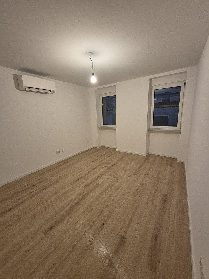 Prenájom bytu 4-izbový 113 m², Bühler Straße 138, Saarbrücken, Sársko Prenájom bytu 4-izbový 113 m², Bühler Straße 138, Saarbrücken, Sársko