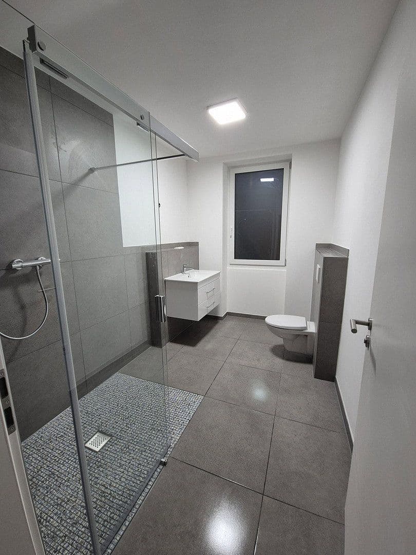 Prenájom bytu 4-izbový 113 m², Bühler Straße 138, Saarbrücken, Sársko Prenájom bytu 4-izbový 113 m², Bühler Straße 138, Saarbrücken, Sársko