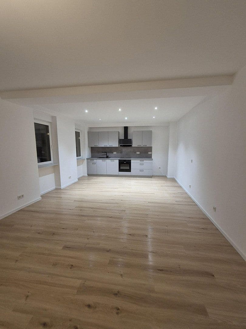 Prenájom bytu 4-izbový 113 m², Bühler Straße 138, Saarbrücken, Sársko Prenájom bytu 4-izbový 113 m², Bühler Straße 138, Saarbrücken, Sársko