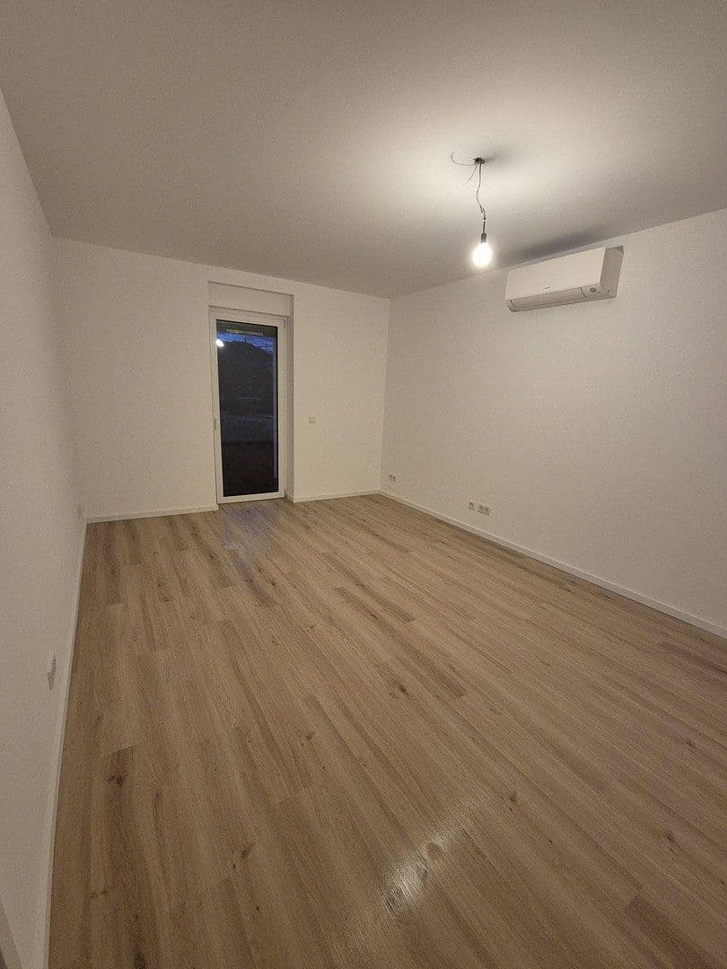 Prenájom bytu 4-izbový 113 m², Bühler Straße 138, Saarbrücken, Sársko Prenájom bytu 4-izbový 113 m², Bühler Straße 138, Saarbrücken, Sársko