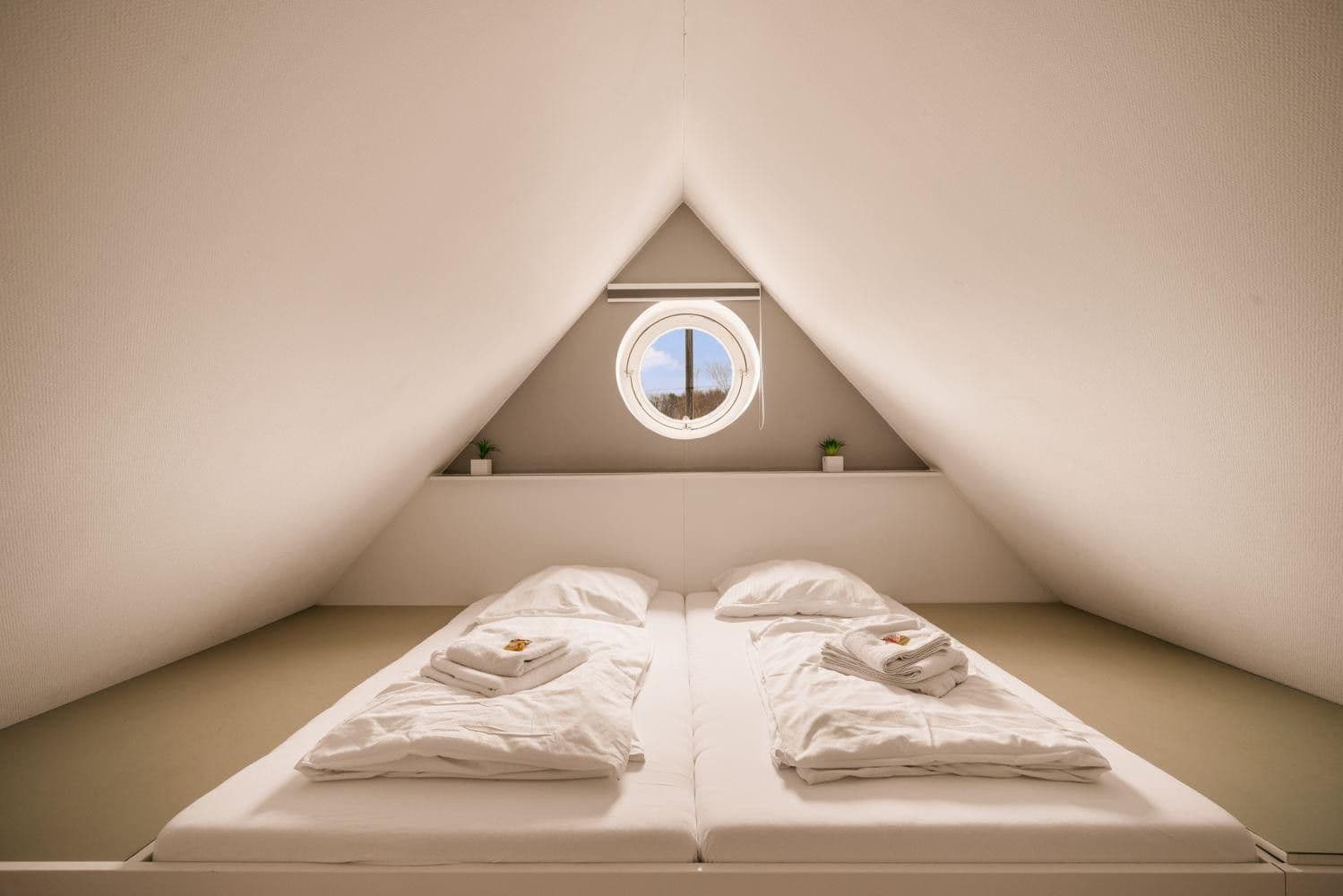Prenájom bytu 2-izbový 82 m², Friedrichshafen, Bádensko-Wurttembersko Prenájom bytu 2-izbový 82 m², Friedrichshafen, Bádensko-Wurttembersko