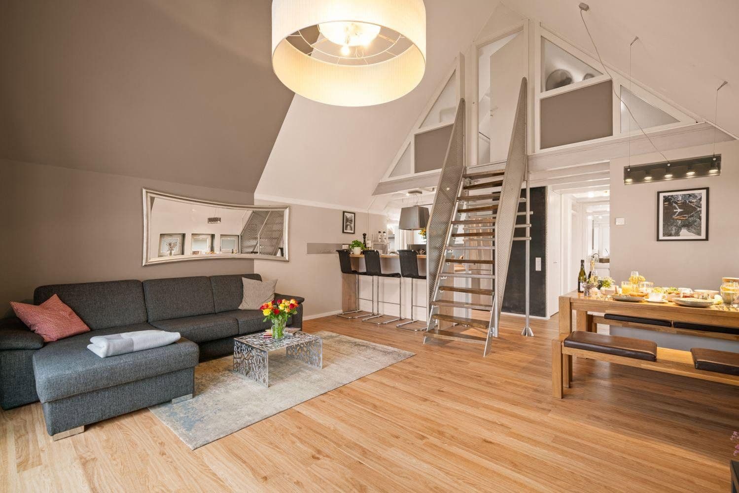 Prenájom bytu 2-izbový 82 m², Friedrichshafen, Bádensko-Wurttembersko Prenájom bytu 2-izbový 82 m², Friedrichshafen, Bádensko-Wurttembersko