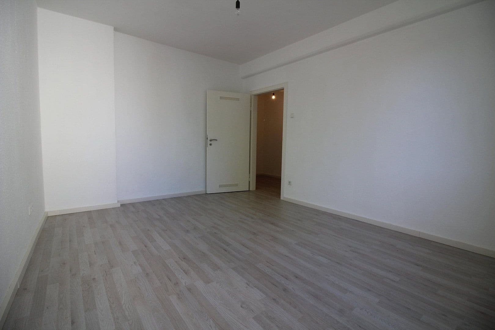 Prenájom bytu 2-izbový 55 m², Dortmund, Severné Porýnie - Westfálsko Prenájom bytu 2-izbový 55 m², Dortmund, Severné Porýnie - Westfálsko