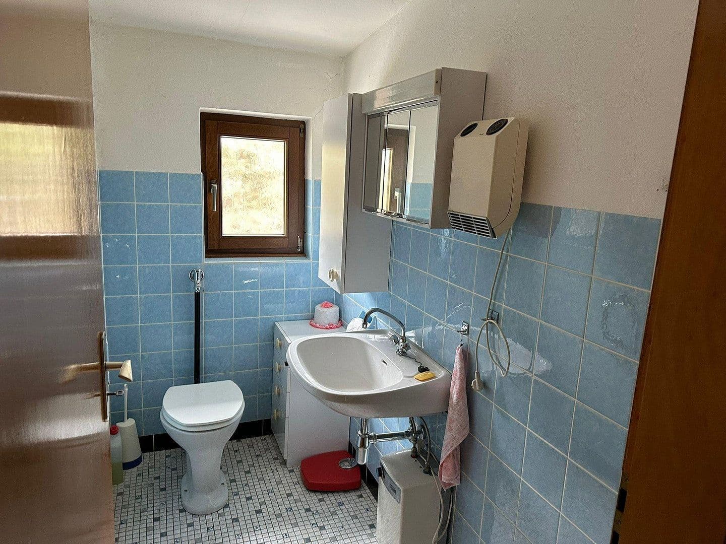 Predaj domu 188 m², pozemok 380 m², Hauptstr.16, Wimbach, Porýnie-Falcko Predaj domu 188 m², pozemok 380 m², Hauptstr.16, Wimbach, Porýnie-Falcko