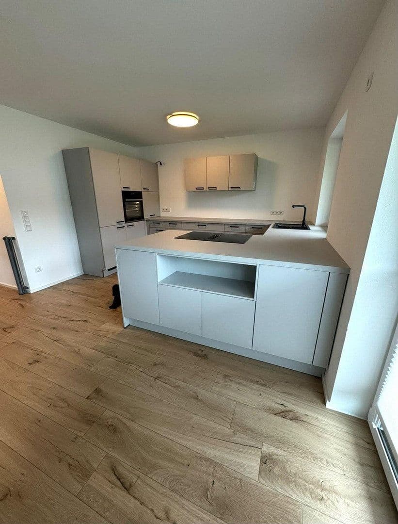 Prenájom bytu 5-izbový 130 m², Feldkirchen-Westerham(Vagen), Bavorsko Prenájom bytu 5-izbový 130 m², Feldkirchen-Westerham(Vagen), Bavorsko