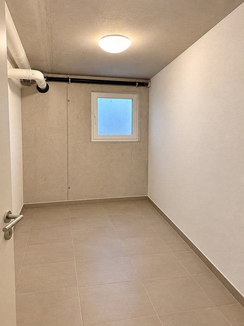 Prenájom bytu 5-izbový 130 m², Feldkirchen-Westerham(Vagen), Bavorsko Prenájom bytu 5-izbový 130 m², Feldkirchen-Westerham(Vagen), Bavorsko