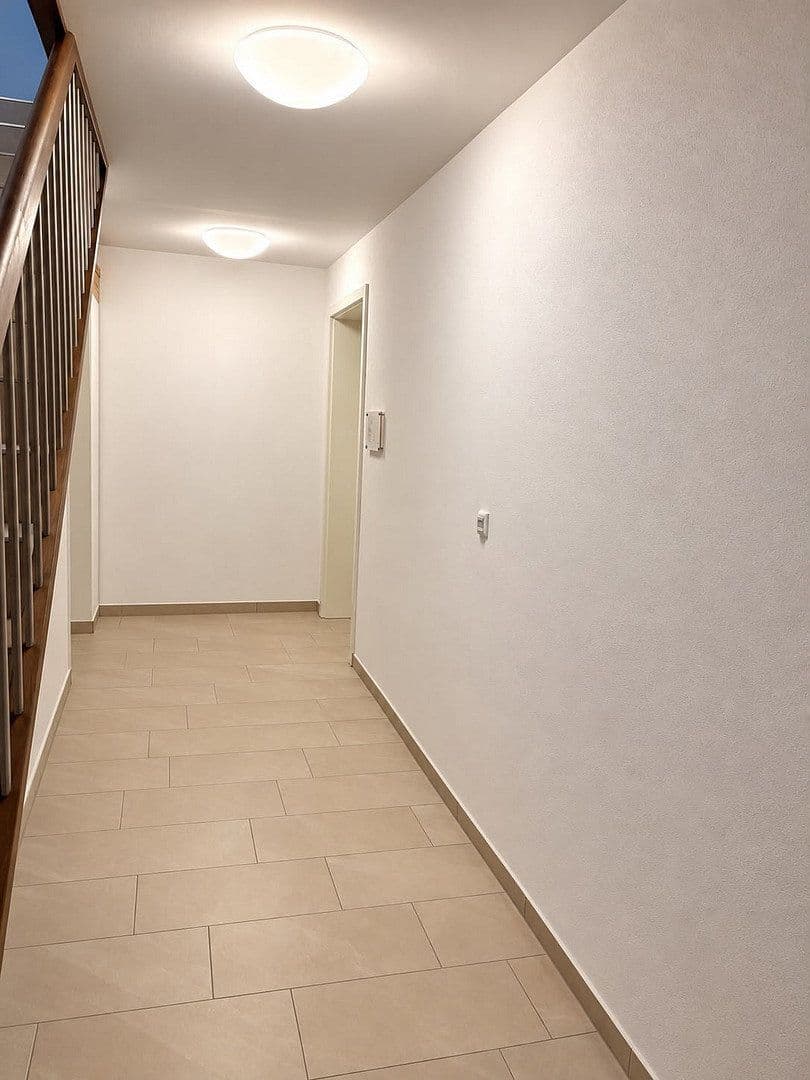 Prenájom bytu 5-izbový 130 m², Feldkirchen-Westerham(Vagen), Bavorsko Prenájom bytu 5-izbový 130 m², Feldkirchen-Westerham(Vagen), Bavorsko