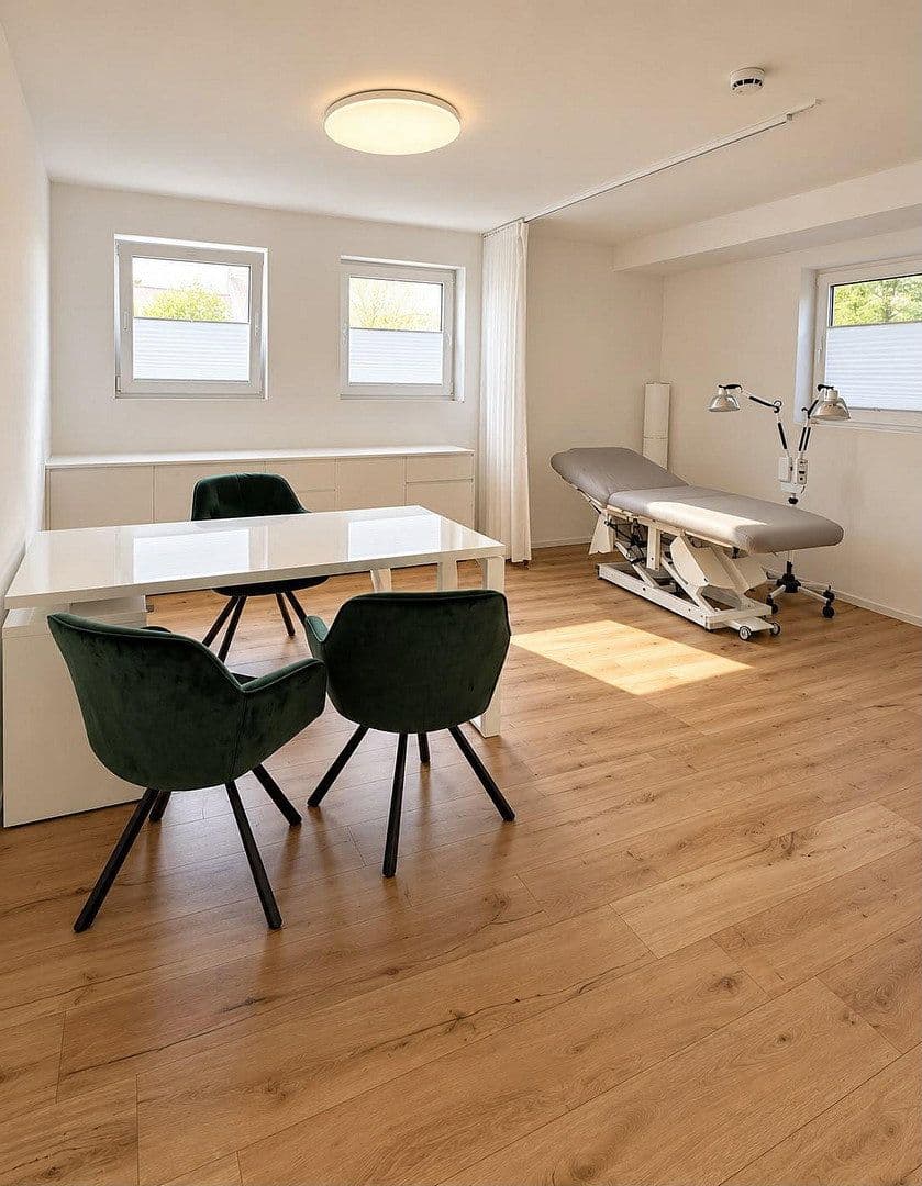 Prenájom bytu 5-izbový 130 m², Feldkirchen-Westerham(Vagen), Bavorsko Prenájom bytu 5-izbový 130 m², Feldkirchen-Westerham(Vagen), Bavorsko