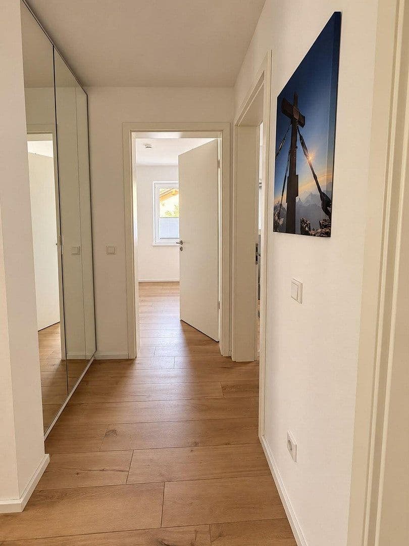 Prenájom bytu 5-izbový 130 m², Feldkirchen-Westerham(Vagen), Bavorsko Prenájom bytu 5-izbový 130 m², Feldkirchen-Westerham(Vagen), Bavorsko