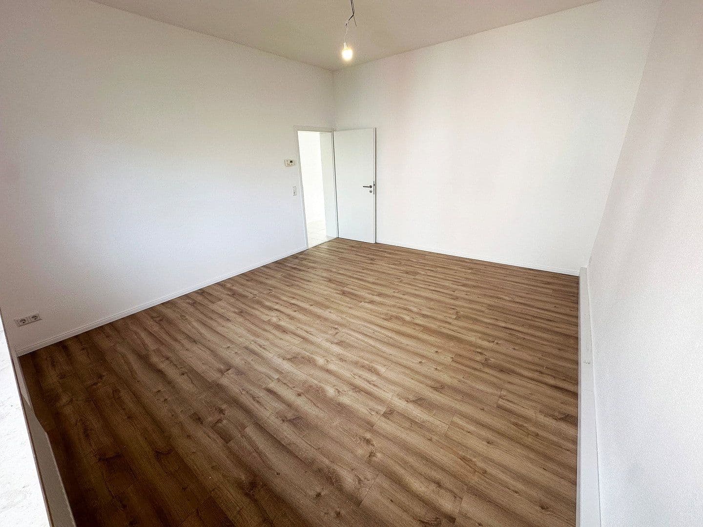 Prenájom bytu 3-izbový 83 m², Heilbronn, Bádensko-Wurttembersko Prenájom bytu 3-izbový 83 m², Heilbronn, Bádensko-Wurttembersko