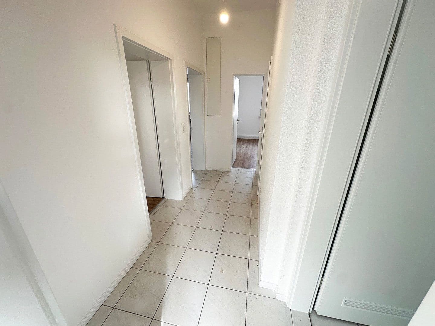 Prenájom bytu 3-izbový 83 m², Heilbronn, Bádensko-Wurttembersko Prenájom bytu 3-izbový 83 m², Heilbronn, Bádensko-Wurttembersko