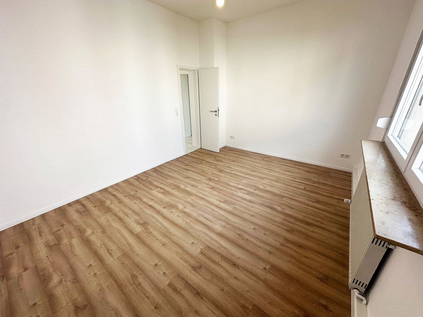 Prenájom bytu 3-izbový 83 m², Heilbronn, Bádensko-Wurttembersko Prenájom bytu 3-izbový 83 m², Heilbronn, Bádensko-Wurttembersko
