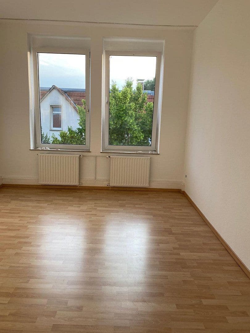 Prenájom bytu 4-izbový 103 m², Uhlandstraße, Osnabrück, Dolné Sasko Prenájom bytu 4-izbový 103 m², Uhlandstraße, Osnabrück, Dolné Sasko