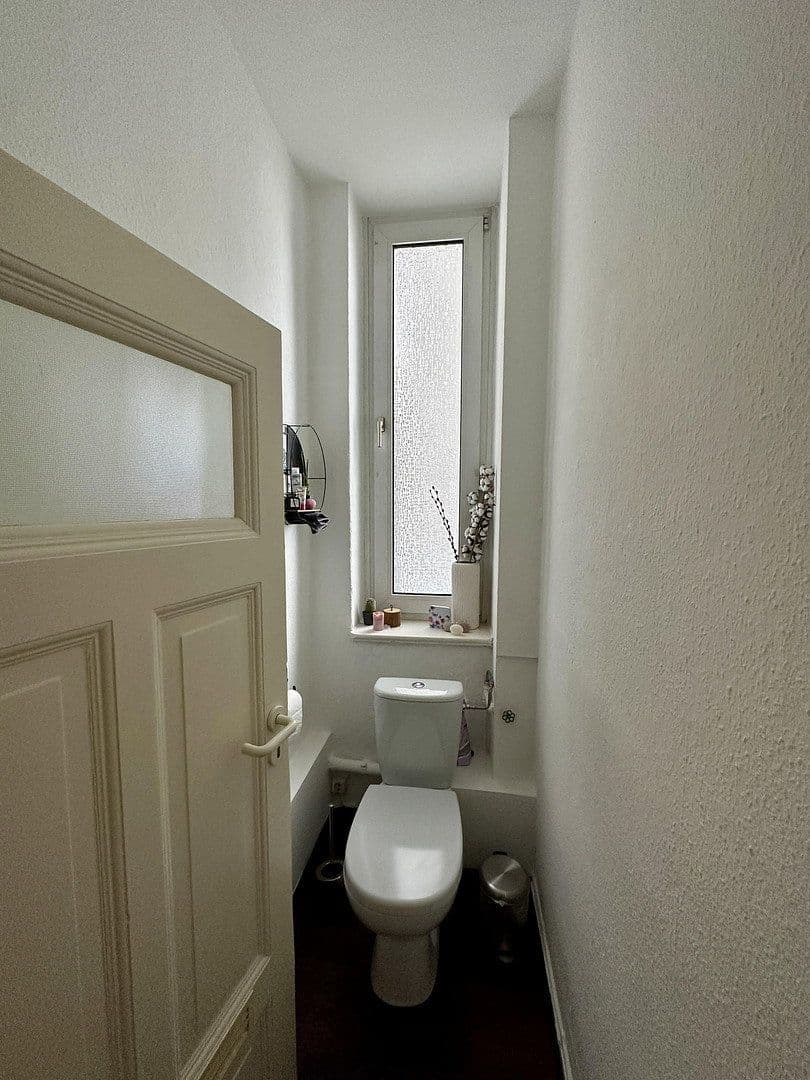 Prenájom bytu 4-izbový 103 m², Uhlandstraße, Osnabrück, Dolné Sasko Prenájom bytu 4-izbový 103 m², Uhlandstraße, Osnabrück, Dolné Sasko