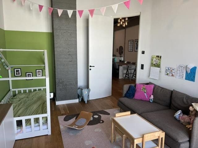 Prenájom bytu 4-izbový 173 m², Gotlindestraße 91a, Berlin, Berlín Prenájom bytu 4-izbový 173 m², Gotlindestraße 91a, Berlin, Berlín