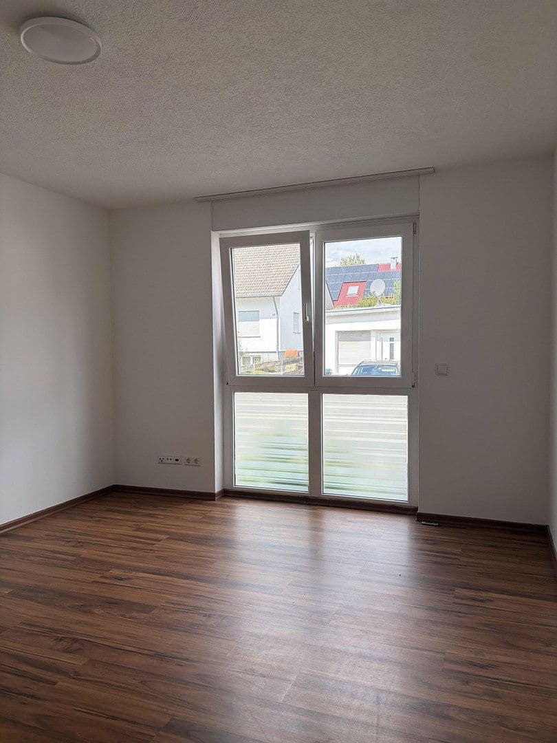Prenájom bytu 4-izbový 115 m², Seestraße 38, Weil im Schönbuch, Bádensko-Wurttembersko Prenájom bytu 4-izbový 115 m², Seestraße 38, Weil im Schönbuch, Bádensko-Wurttembersko