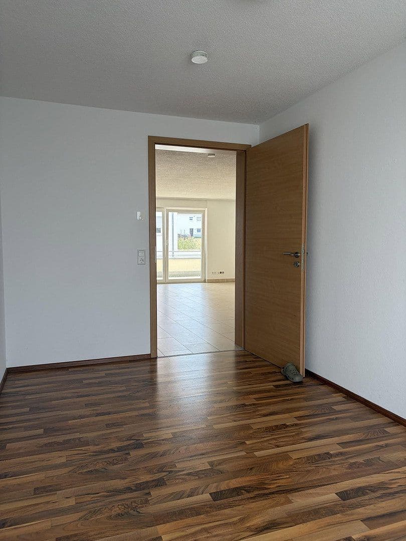 Prenájom bytu 4-izbový 115 m², Seestraße 38, Weil im Schönbuch, Bádensko-Wurttembersko Prenájom bytu 4-izbový 115 m², Seestraße 38, Weil im Schönbuch, Bádensko-Wurttembersko