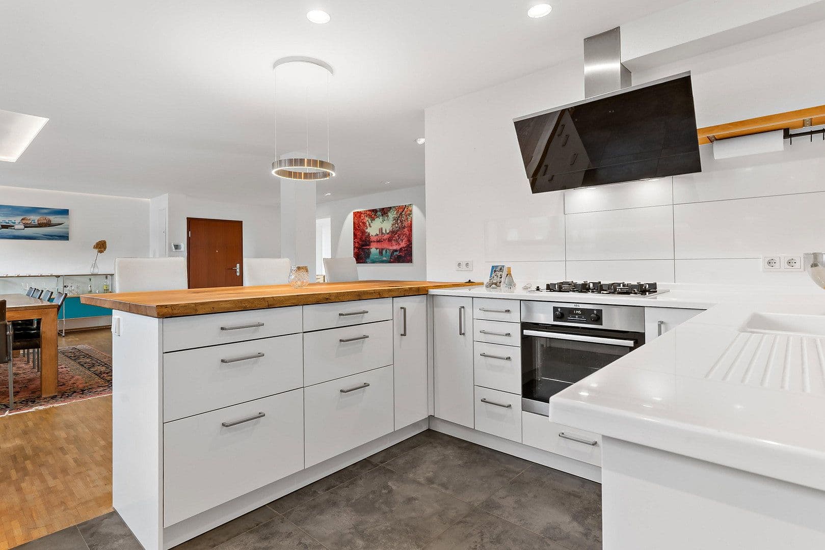 Predaj bytu 5-izbový 142 m², Saarbrücken, Sársko Predaj bytu 5-izbový 142 m², Saarbrücken, Sársko