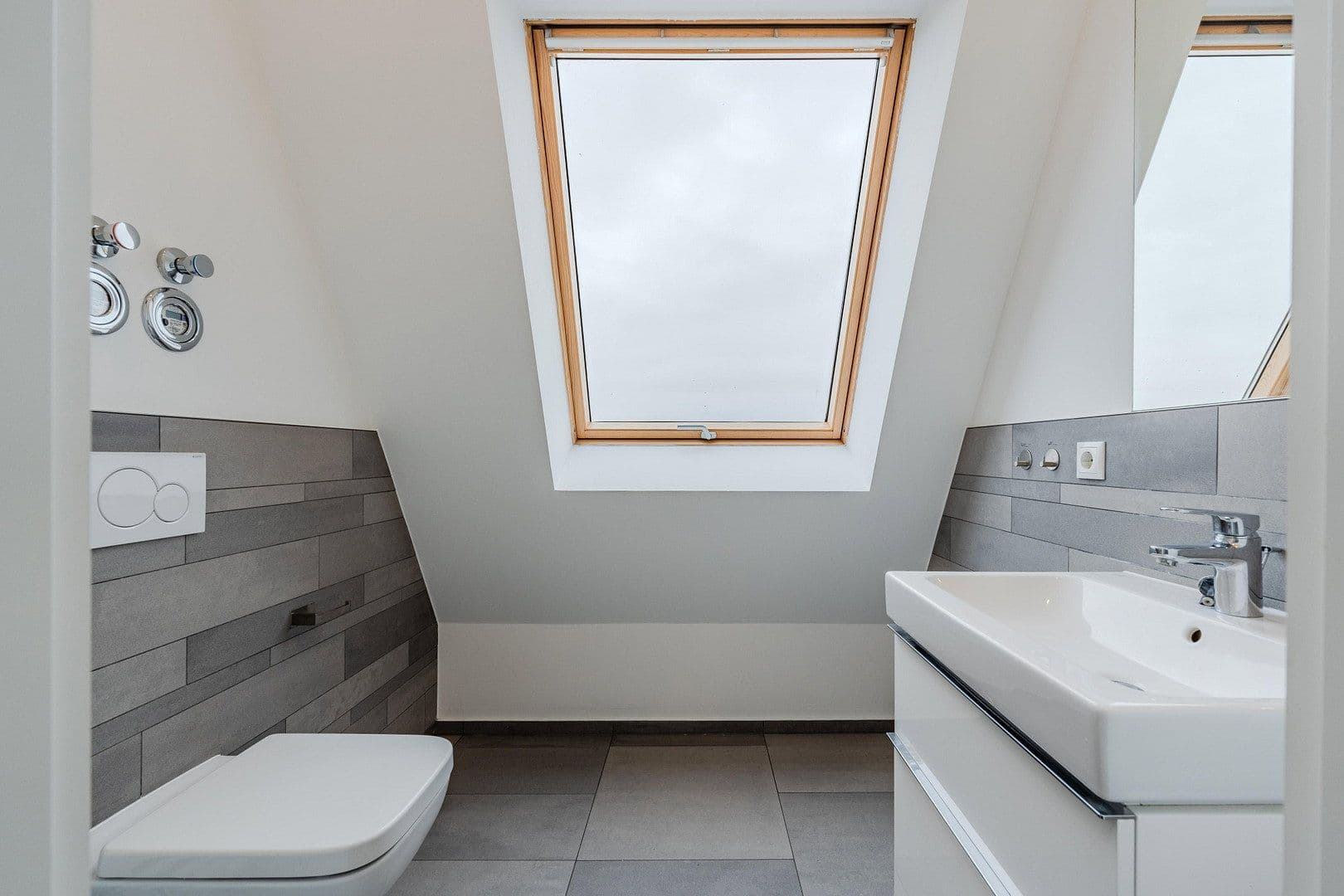 Predaj bytu 7-izbový 286 m², Gabriel Max Str 15a, Berlin, Berlín Predaj bytu 7-izbový 286 m², Gabriel Max Str 15a, Berlin, Berlín