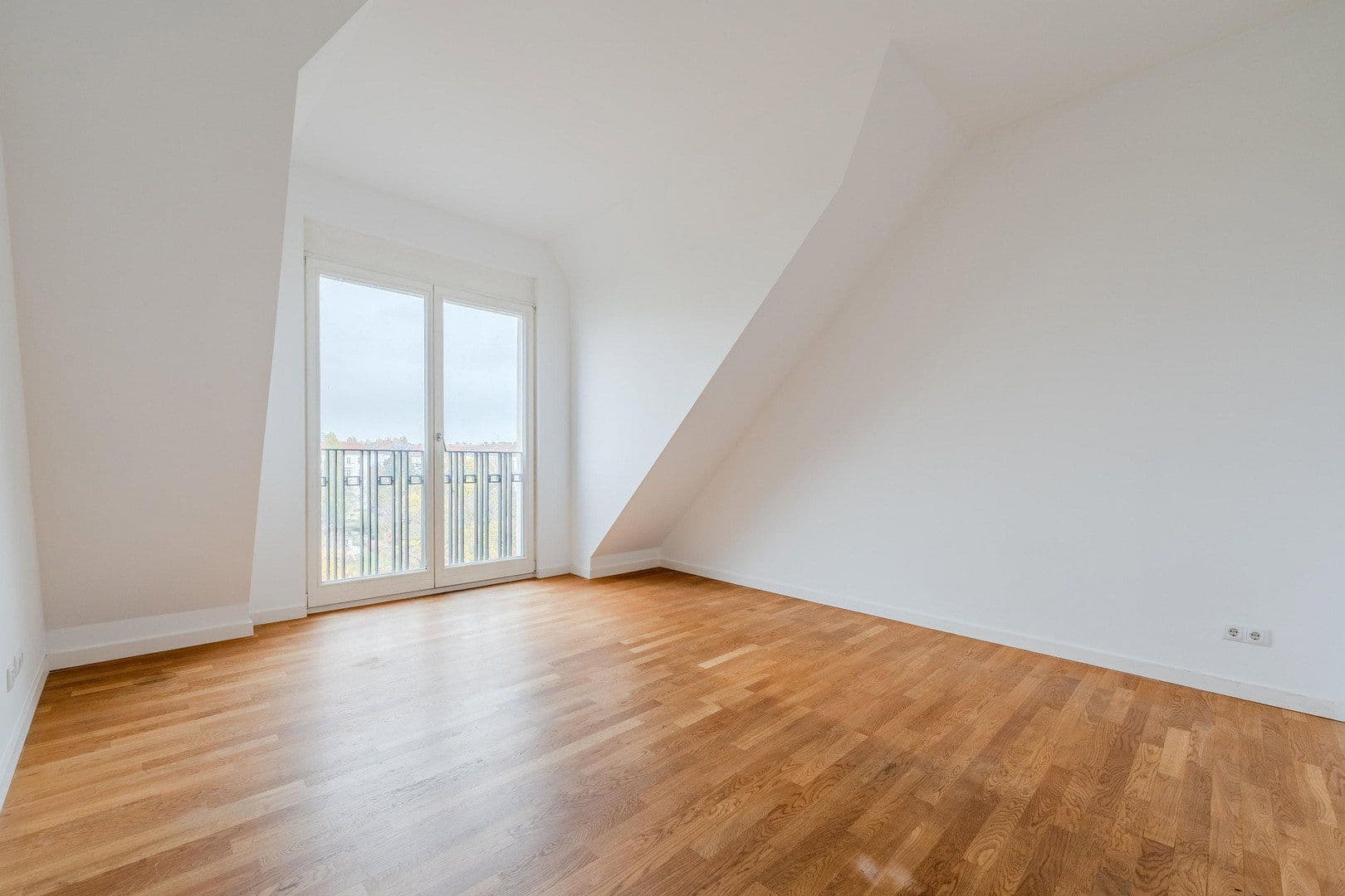 Predaj bytu 7-izbový 286 m², Gabriel Max Str 15a, Berlin, Berlín Predaj bytu 7-izbový 286 m², Gabriel Max Str 15a, Berlin, Berlín