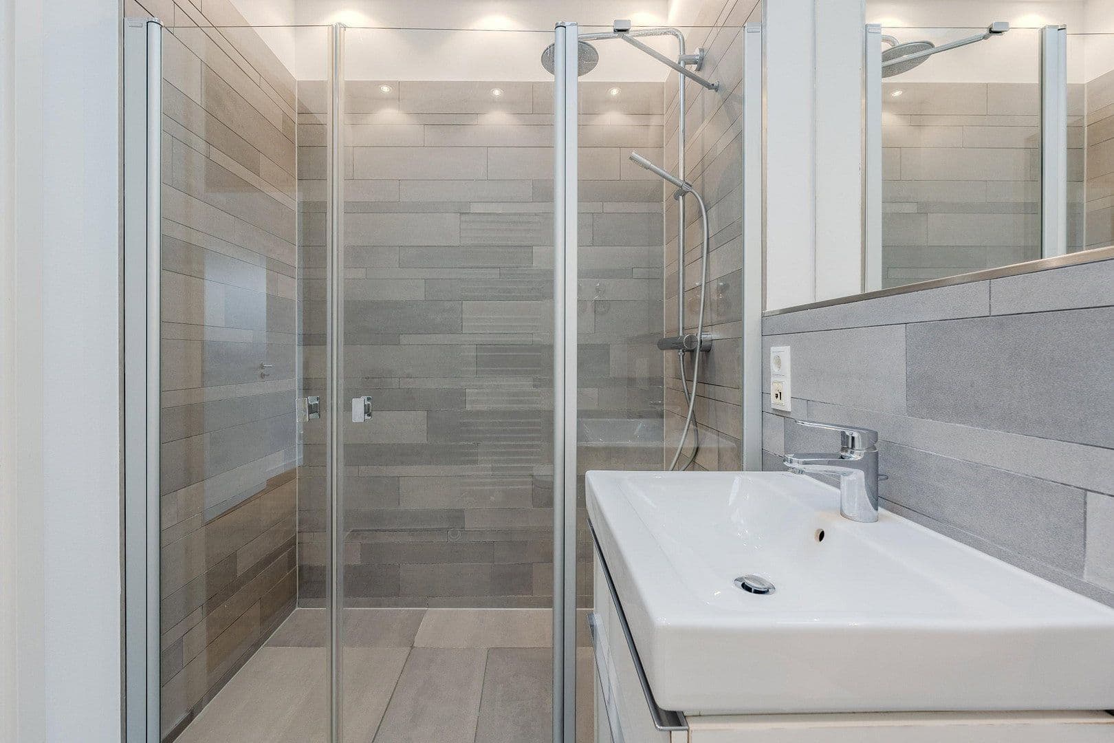 Predaj bytu 7-izbový 286 m², Gabriel Max Str 15a, Berlin, Berlín Predaj bytu 7-izbový 286 m², Gabriel Max Str 15a, Berlin, Berlín